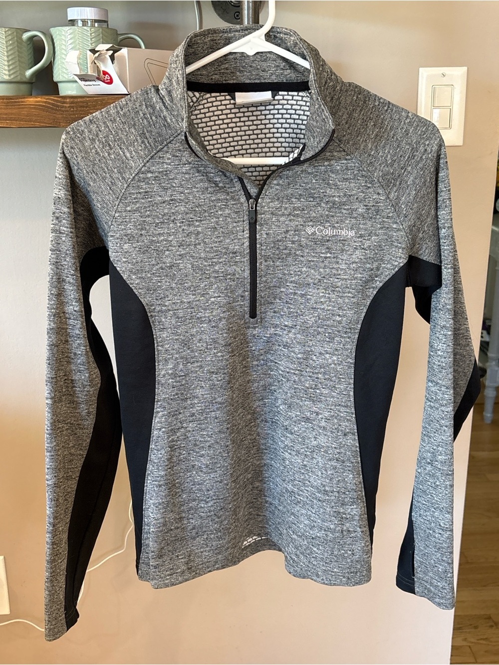 Columbia Gray & Black Quarter Zip Athletic Pullover | Size Small